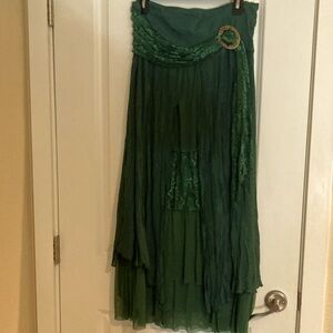 Beautiful green gauze and lace mixed fabric skirt from Pyramid Colection, Med.